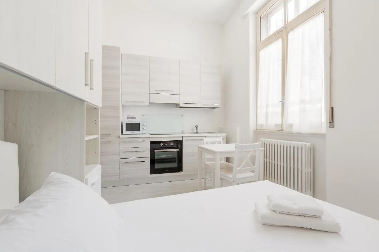 Milano Niguarda Tiny Studio 0*,  Italien